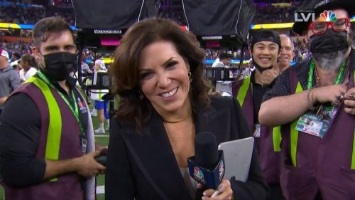 Michele Tafoya waves goodbye