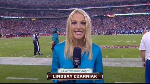 Lindsay Czarniak NFL on ESPN Sideline Reporter